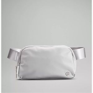 NWT Lululemon Everywhere belt bag 1L in Silver drop/White